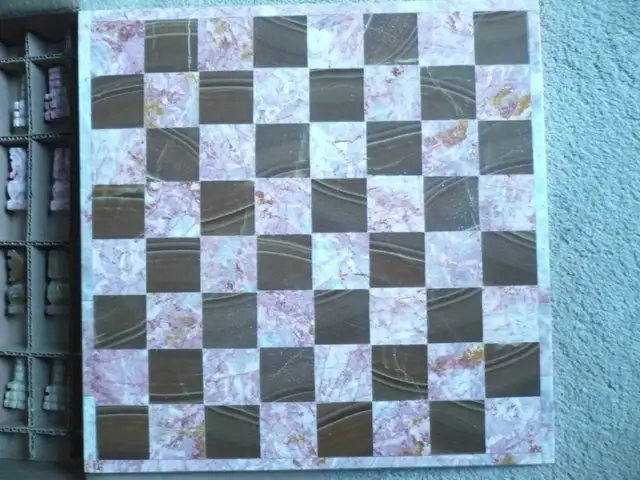 NEW ONYX AND MARBLE CHESS SET - 70.00 - PLS. SEE BOTH PHOTOS in Toys & Games in Ottawa - Image 2