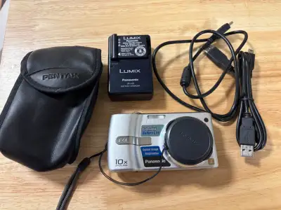 10x optical zoom Asking $45 cash only (no trade, no swaps) Pick-up only Dixie and Dundas