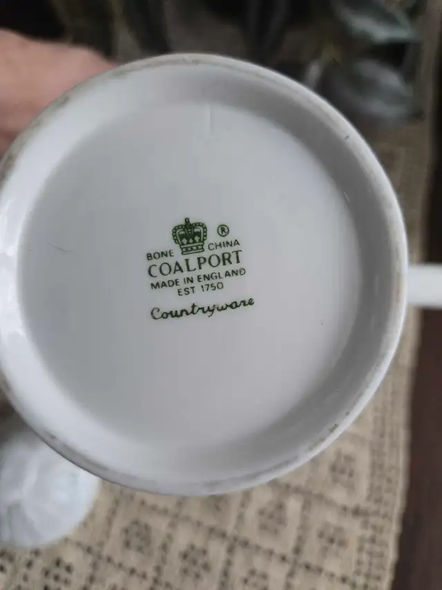 Coalport Countryware Coffee Pot in Kitchen & Dining Wares in Hamilton - Image 6
