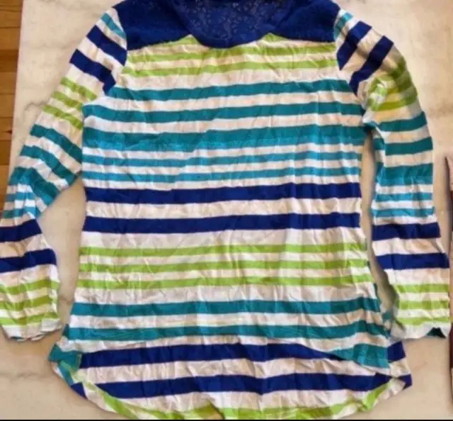 Girls Top Size Youth 10 to 12. in Kids & Youth in Bedford - Image 2