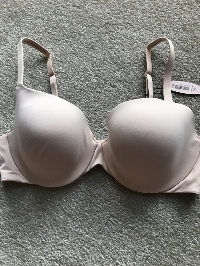 New Victoria’s Secret Bra - Size 36D in Multi-item in Medicine Hat - Image 4