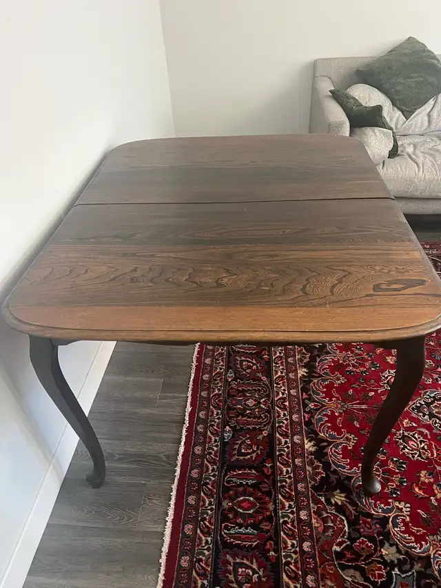 Vintage Dark Wood Dining Table in Dining Tables & Sets in City of Toronto - Image 3