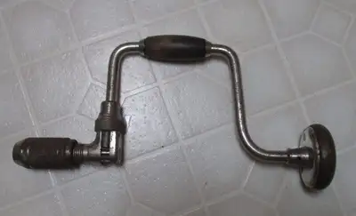 Antique Brace Hand Drills in great shape $25 ea Serious inquirers please *Leave A Contact NUMBER.* I...