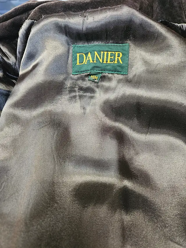 "Danier"  Brown Suede Full-Length Coat in Women's - Tops & Outerwear in Oshawa / Durham Region - Image 8