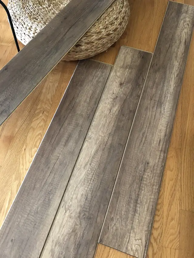 Composite flooring NEW / Plancher stratifié (NEUF en boîte) in Floors & Walls in Longueuil / South Shore - Image 5