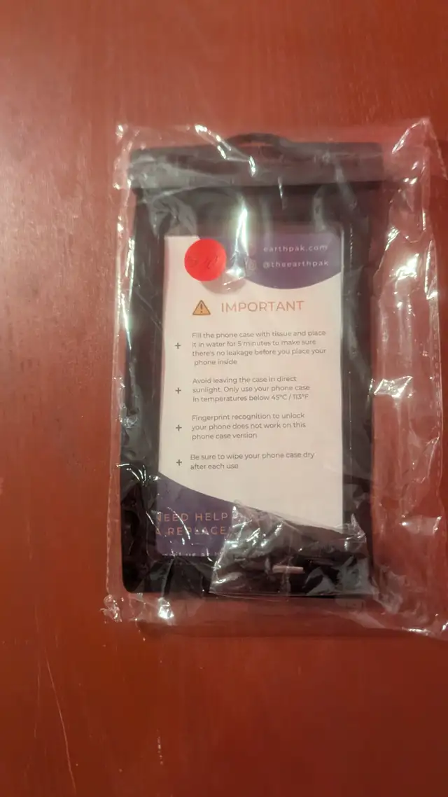 Waterproof Mobile Phone Bag in Cell Phone Accessories in Hamilton - Image 2