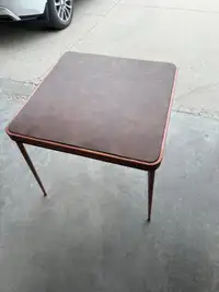  Foldable metal table - pending