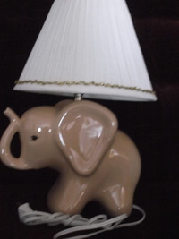 lampe en forme d'éléphant