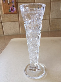 Crystal small bud vase in Home Décor & Accents in Vernon