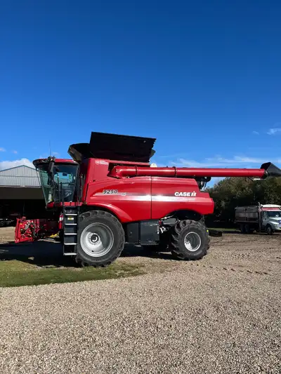 1380/1130 hrs, 620 duals, 750 rears, hydraulic folding top, luxury cab, distance lights, GPS, automa...