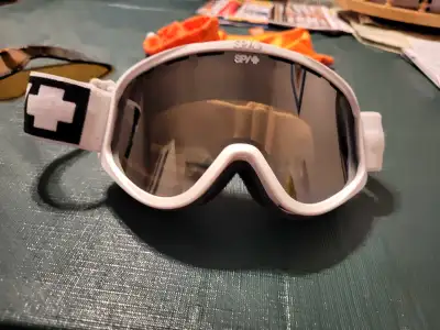 Spy goggles for skiing or snowboarding With interchangeable lens Hardly used