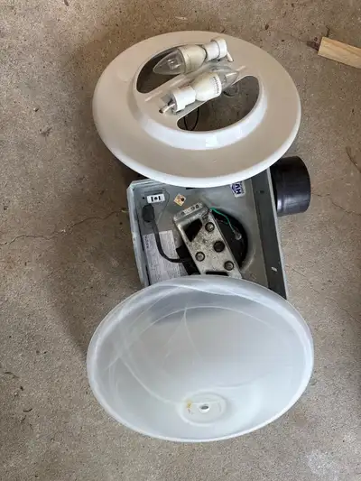 Bathroom exhaust fan with light Nutone fan $65 obo