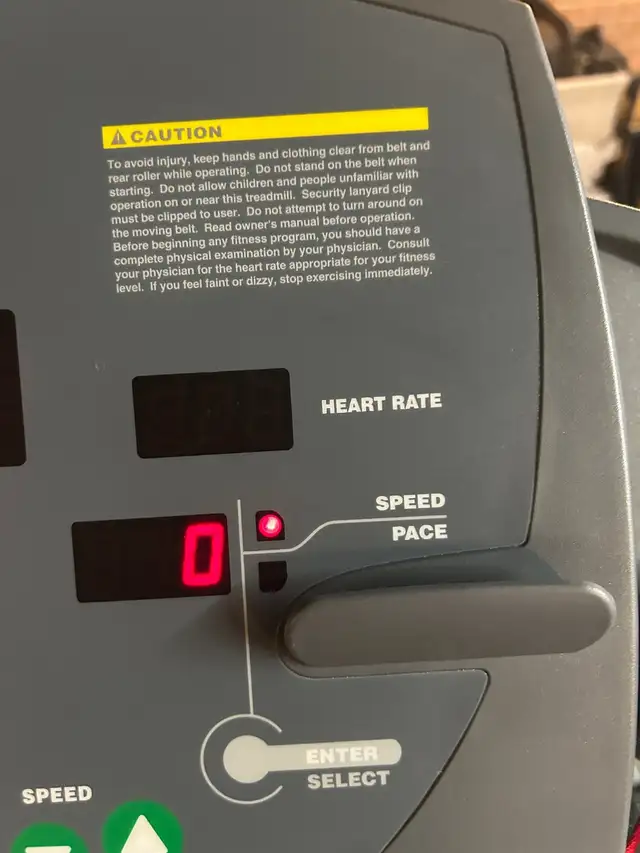 Treadmill in Exercise Equipment in Mississauga / Peel Region - Image 5