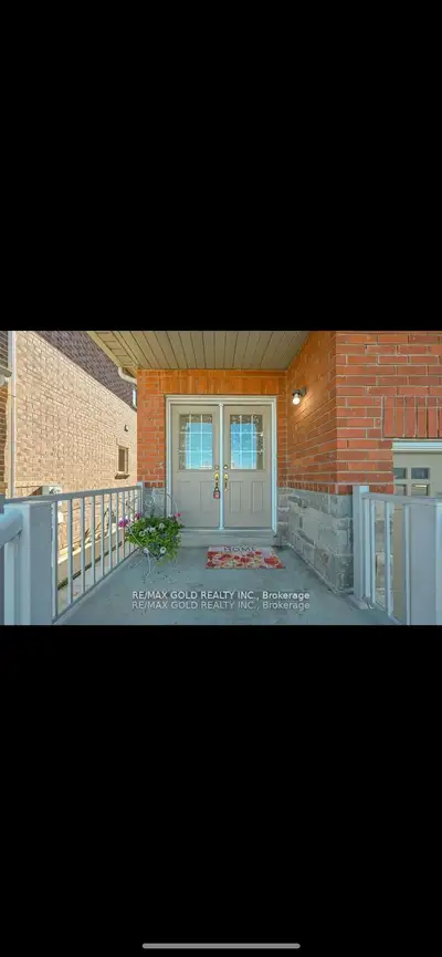 4 bedroom house in brampton upper level