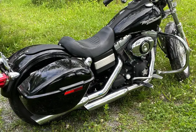 2007 Harley Davidson Street Bob in Street, Cruisers & Choppers in Ottawa - Image 5