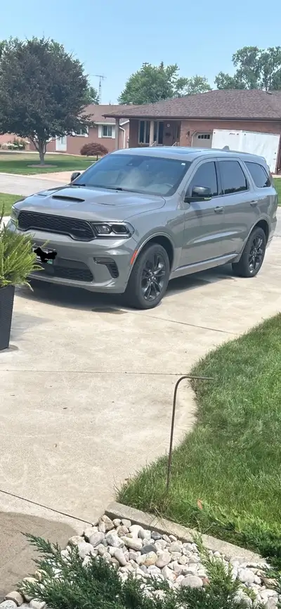 Excellent Brand new condition, nice and clean almost 75.000 km and still Under Chrysler warranty !