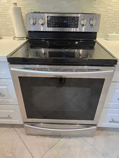 Samsung stove with double oven., View more