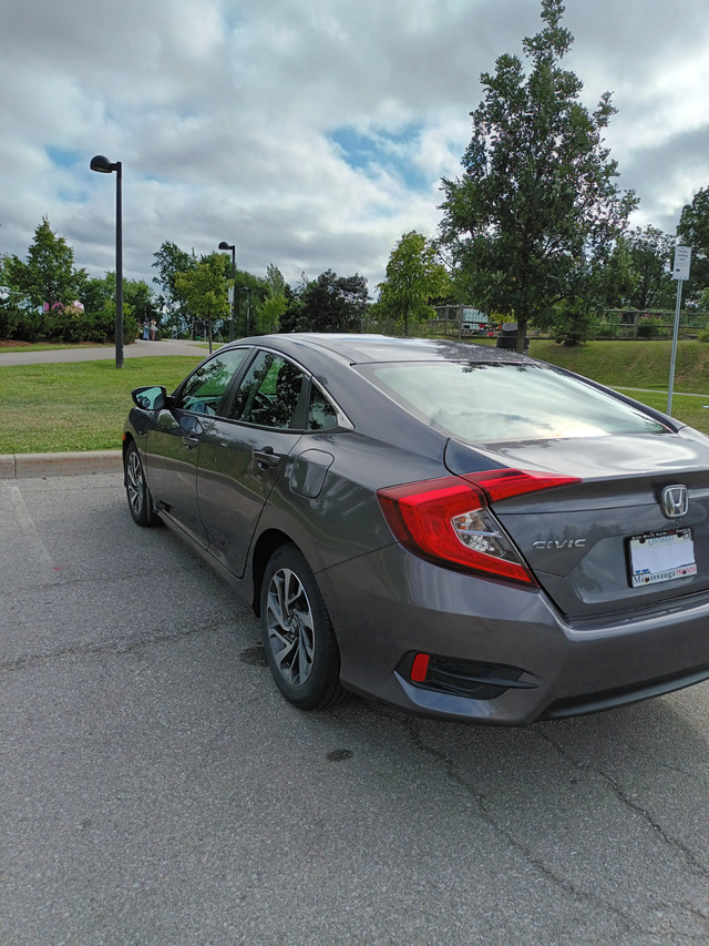 Honda Civic Ex 2017 for sale in Cars & Trucks in Oakville / Halton Region - Image 2