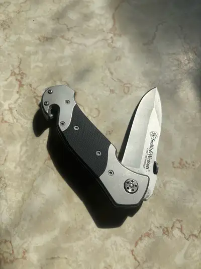Smith & Wesson Knife, View more