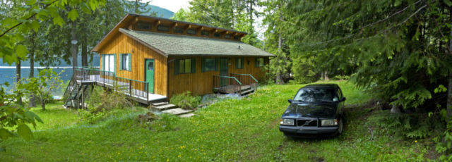 Amazing Opportunity - Prime Shuswap Lakefront Cabin Rental in British Columbia - Image 2