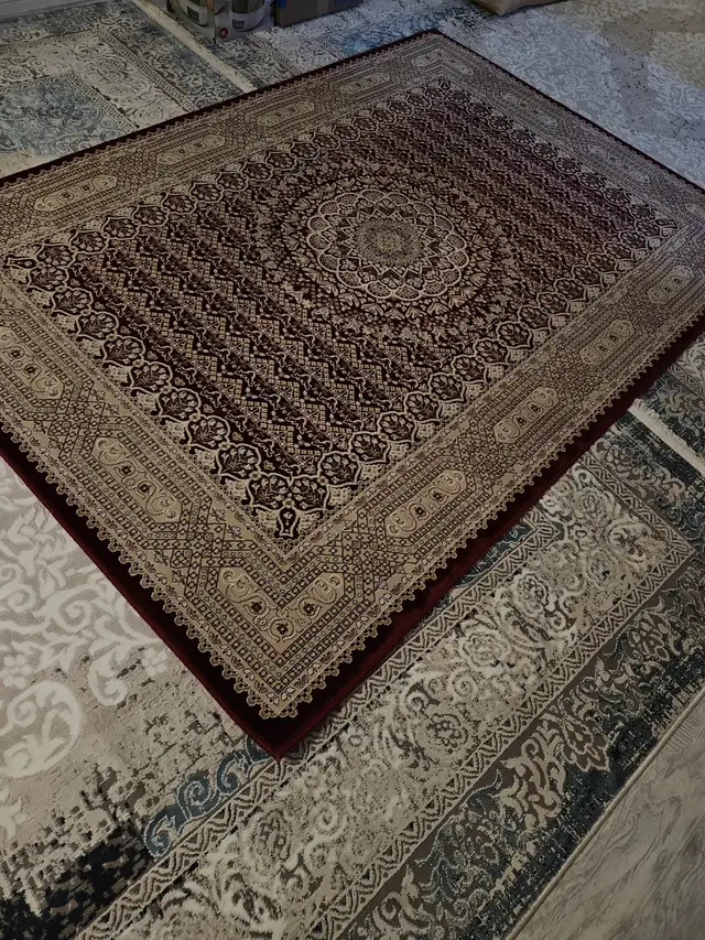 Good quality carpet from turkey for only 140$  not negotiable in Other in Longueuil / South Shore - Image 4