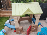 Step 2 outdoor playhouse 