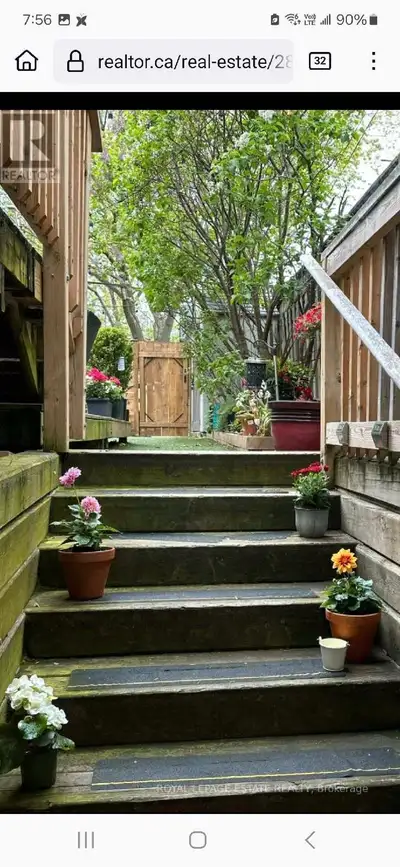 Self-contained modern one bedroom lower level suite in the heart of Leslieville (close to downtown T...
