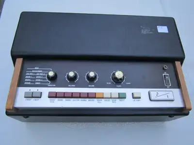 The Roland TR-55 Analog Drumbox 1973 was one of the first Roland products - it is a compact rhythm b...