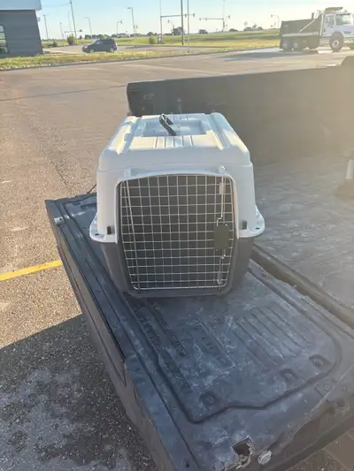 dog crate/travel kennel, View more