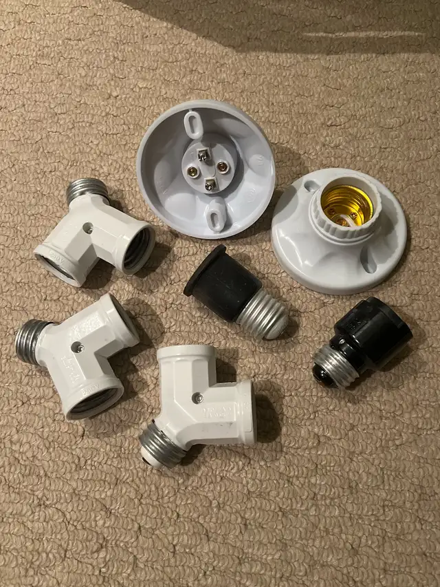 Light Sockets414908344162723840