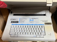 Smith Corona XL-2500 Electric Portable Typewriter 