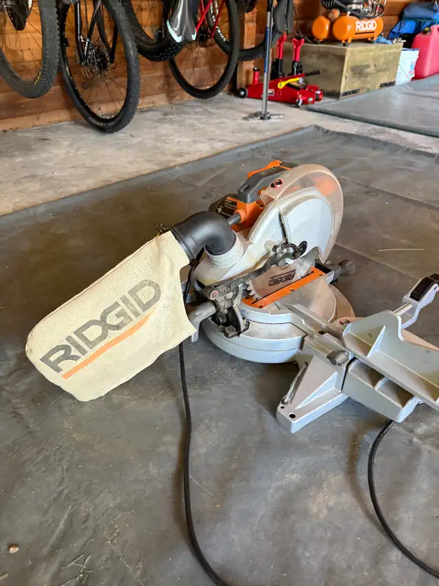 10” Rigid Miter Saw in Power Tools in Strathcona County - Image 4