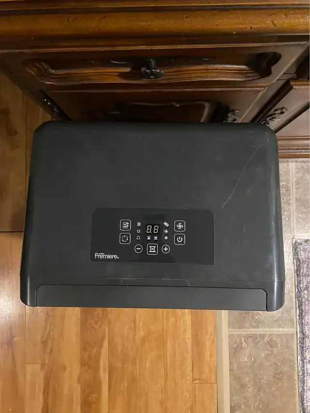 Danby premier dehumidifier 70 pint in Heaters, Humidifiers & Dehumidifiers in Kitchener / Waterloo - Image 3