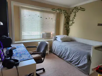 Fully furnished room for rent in desirable Fraser Heights in North Surrey. We are a family of 4 peop...