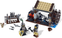 LEGO KINGDOMS 6918 BLACKSMITH ATTACK, USED 100% COMPLET W/ INSTR