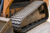 WE SELL NEW AND USED RUBBER TRACKS , UNDERCARRIAGE CALL 461 3657