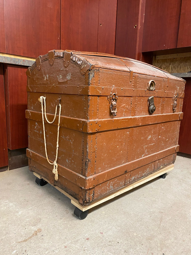 Vintage treasure chest coffre with cover couvre dans Autre  à Ville de Montréal - Image 2