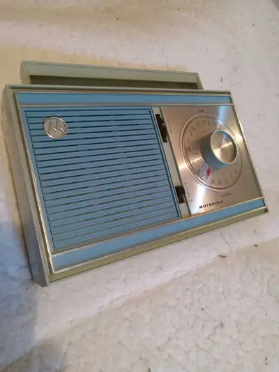 Vintage Motorola, 8 transistor am radio., View more
