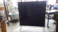 Écran de soudure  60"x 60" Welding Screen Disponible fin mai