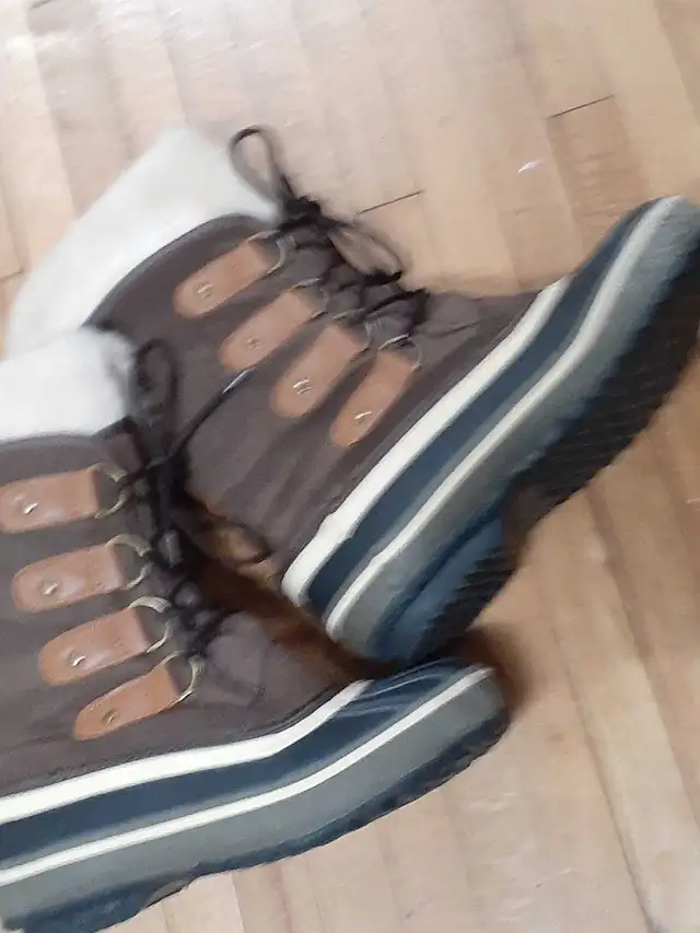 bottes d 'hiver femme gr 7 in Women's - Shoes in Québec City - Image 2