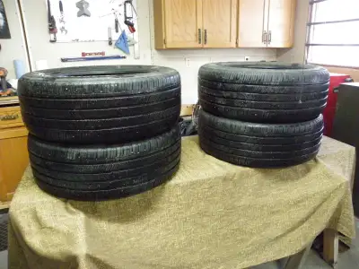 Set of 4 Michelin Primacy A/S 235/55R19. Tread wear is at 6/32 Should be good for another season. No...