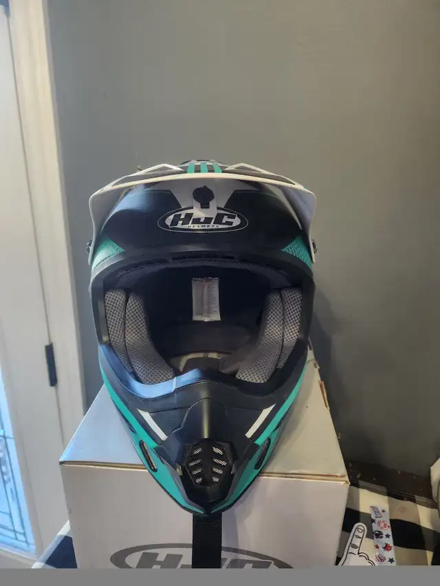 Dirt bike helmets in Motorcycle Parts & Accessories in Windsor Region - Image 4