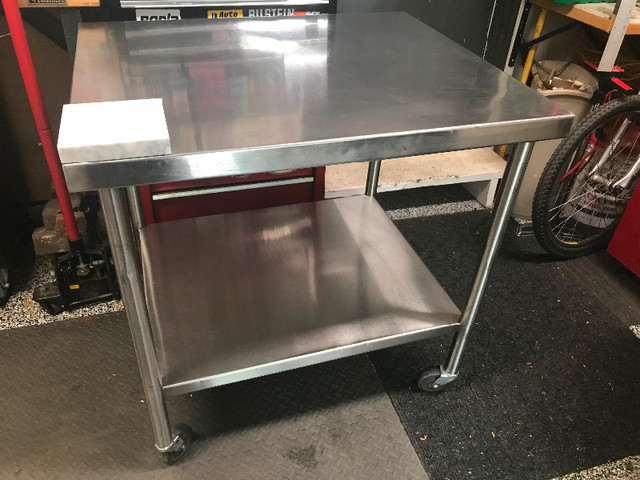 Prep stainless steel rolling table 35”x35” good shape in Other Business & Industrial in Calgary - Image 2
