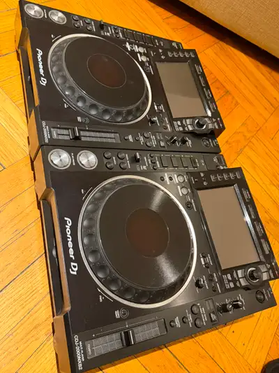 2x Pioneer DJ CDJ 2000 Nexus 2 with Deck Savers, View more