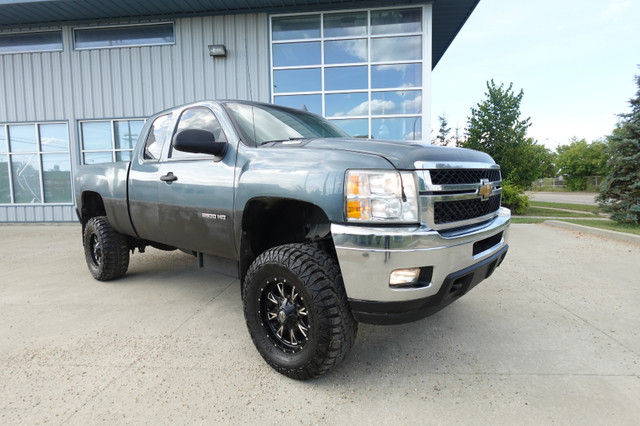 LIFTED--2012 CHEVROLET SILVERADO 2500HD LT---DIESEL in Cars & Trucks in Edmonton