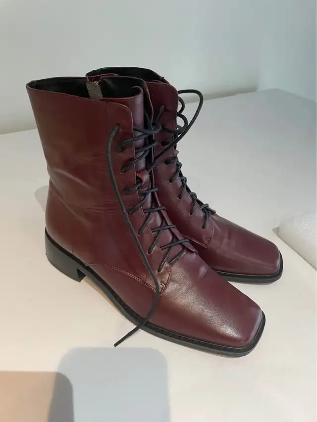 Women's Leather Boots Size 7 in Women's - Shoes in Windsor Region - Image 3