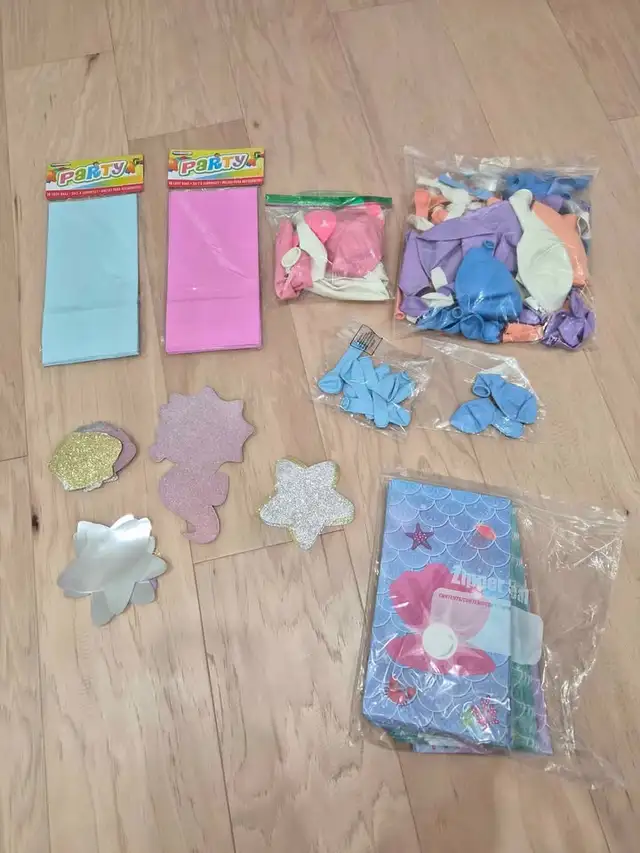 LARGE bunch of kids party favours, decoration, crafting material