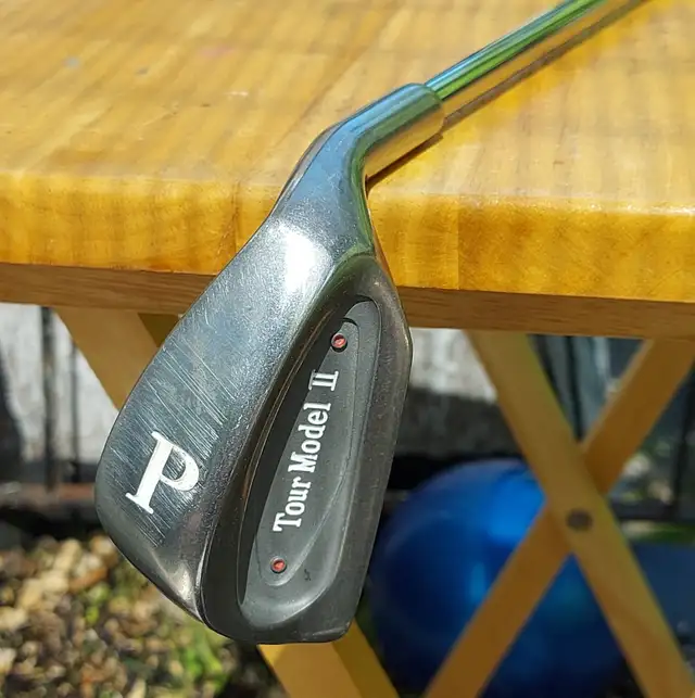 Tour Model II Red Dot PW (RH) - $10.00 in Golf in Belleville - Image 2