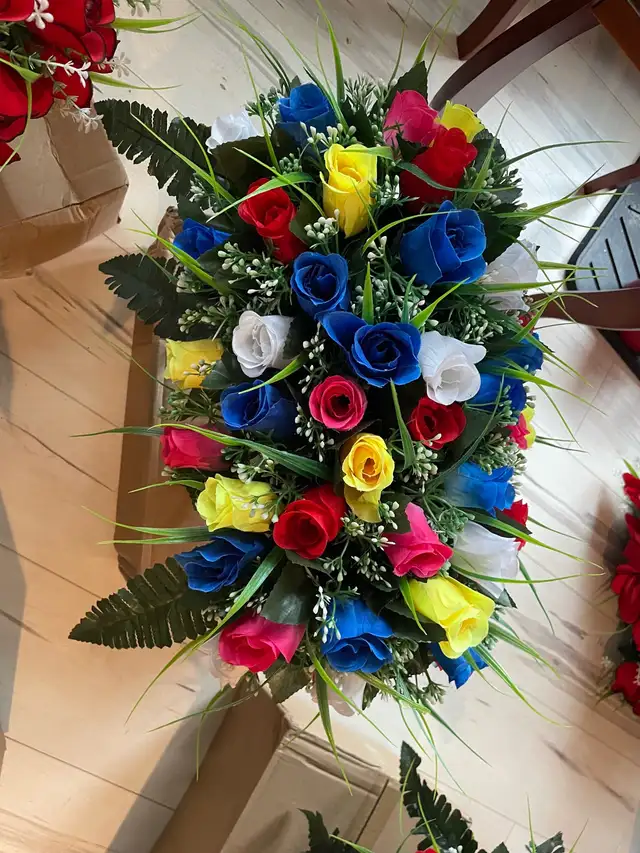 flowers arrangements fleural cemetery center peace in Hobbies & Crafts in Bathurst - Image 3