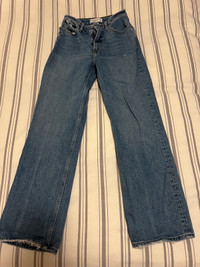 Abercrombie curve love 90’s relaxed jean high rise